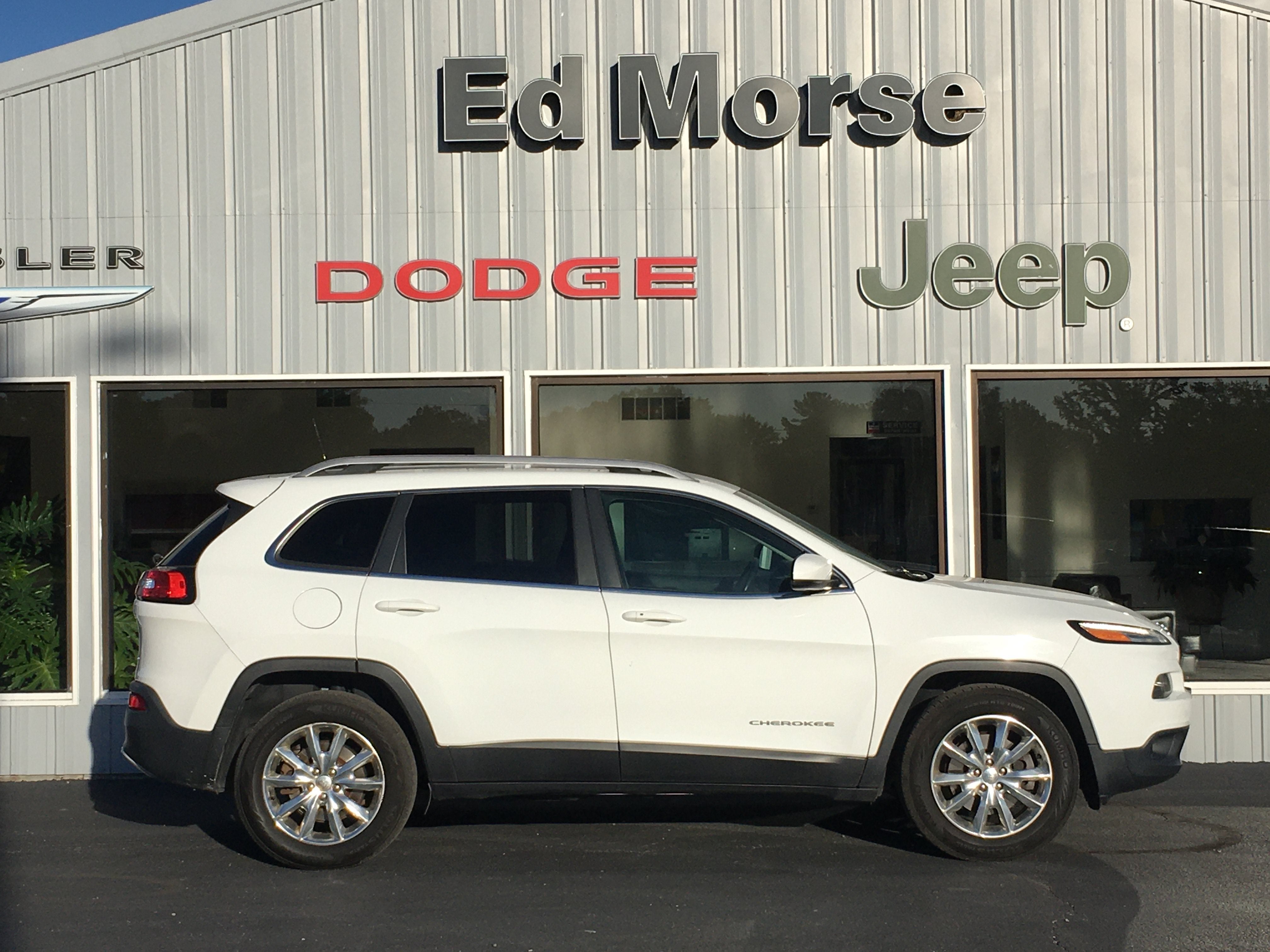 Used 2016 Jeep Cherokee Limited with VIN 1C4PJMDBXGW182649 for sale in New Athens, IL