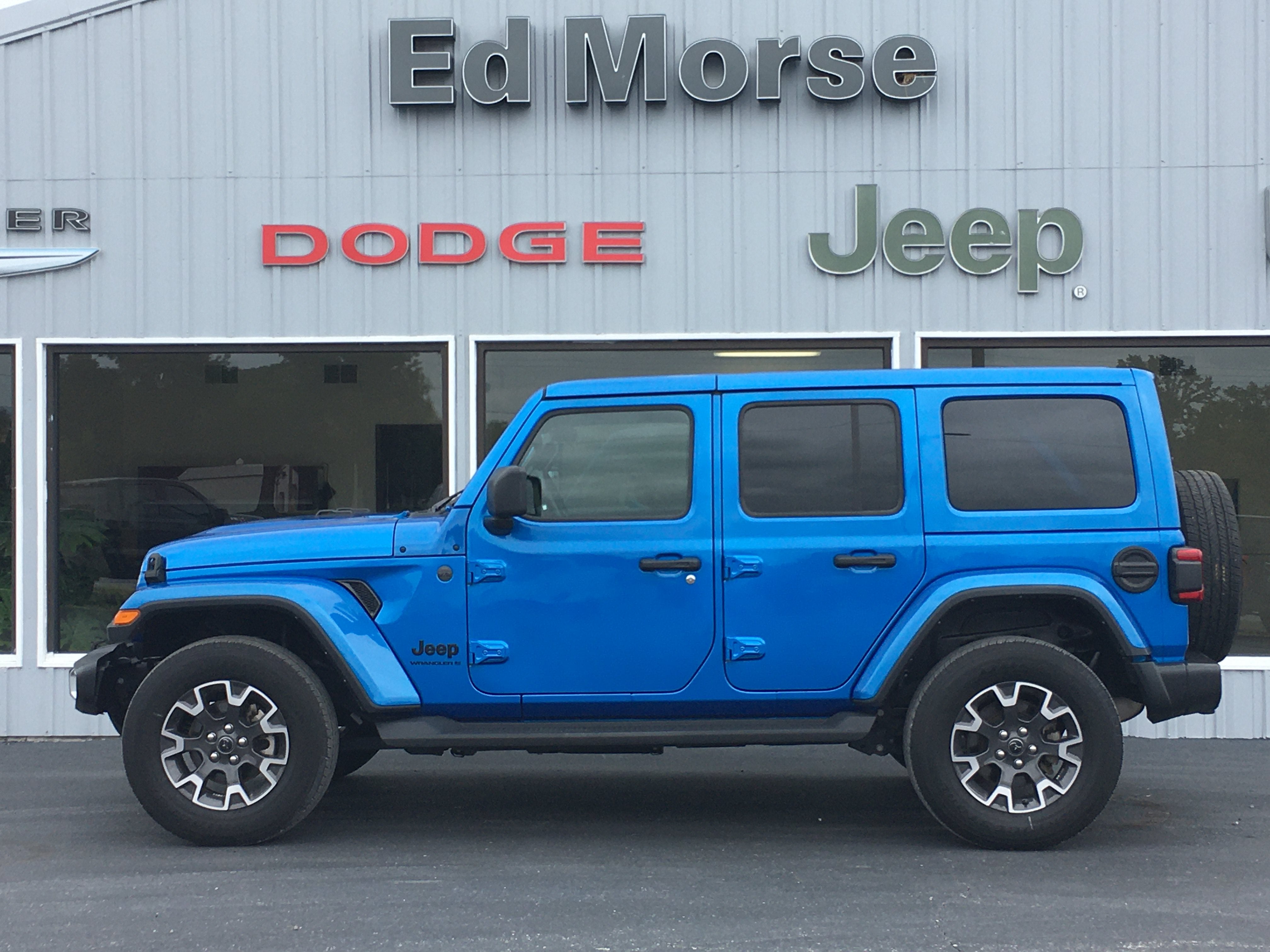 2025 Jeep Wrangler 4-Door Sahara 4x4