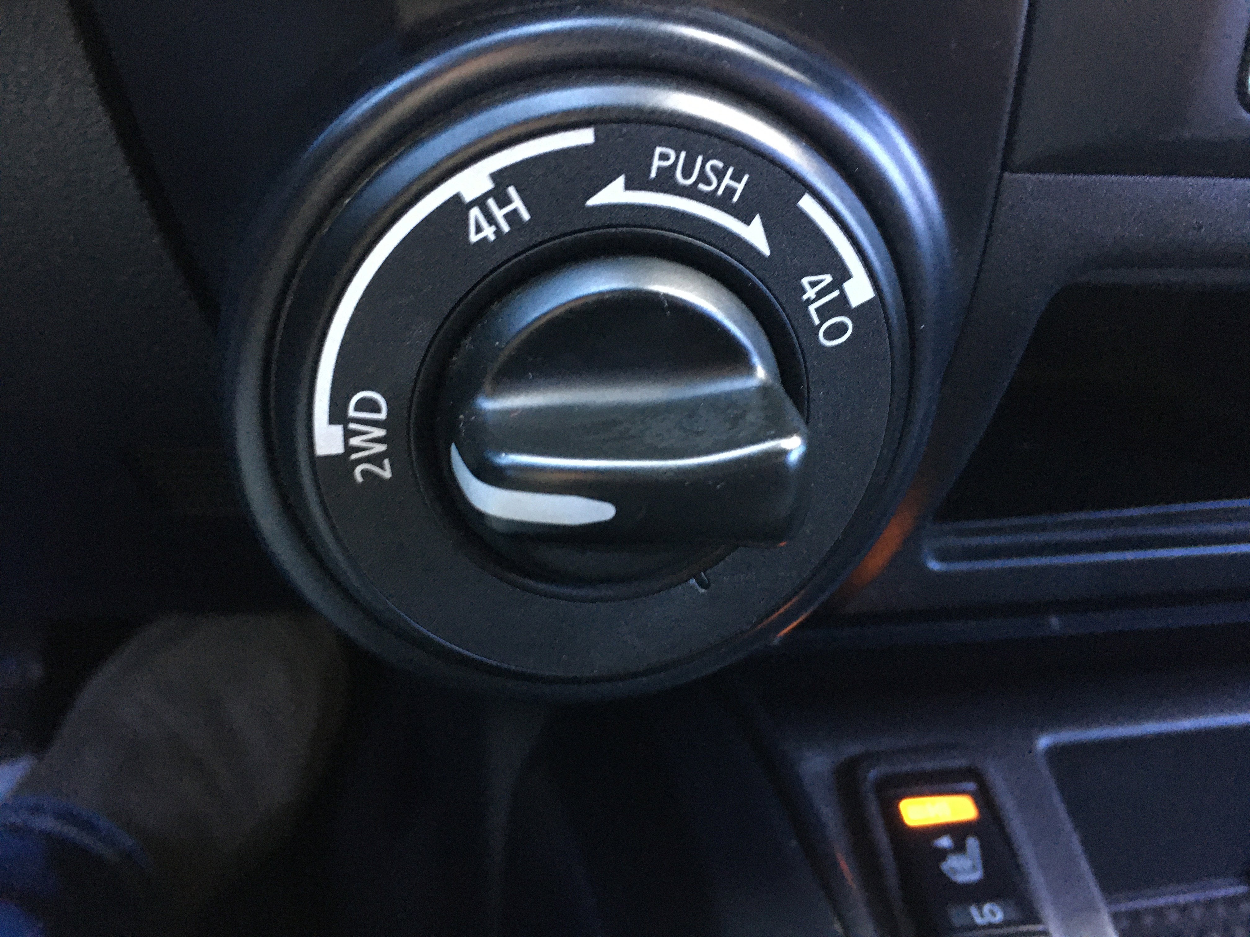 2019 Nissan TITAN SL