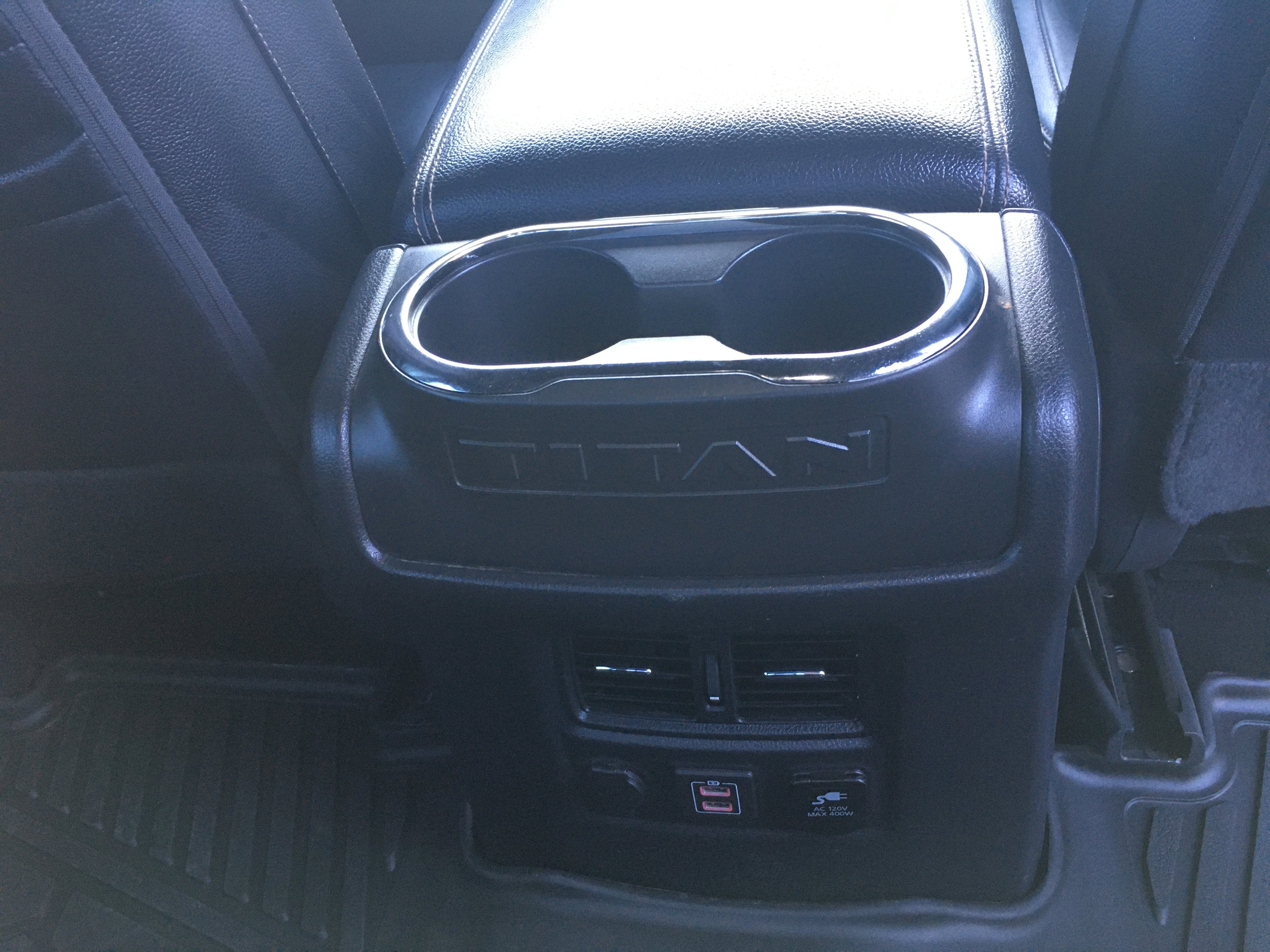 2019 Nissan TITAN SL