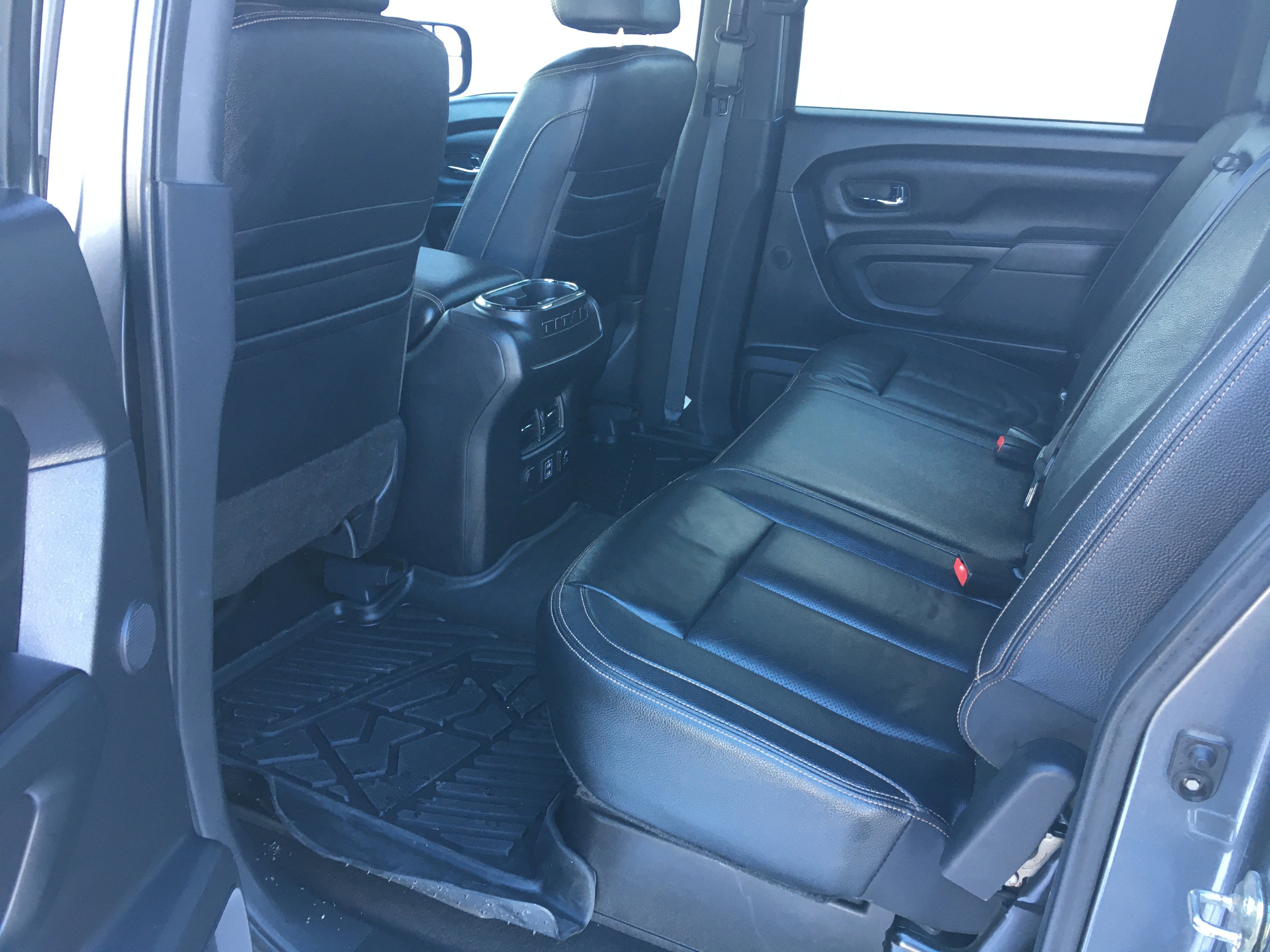 2019 Nissan TITAN SL