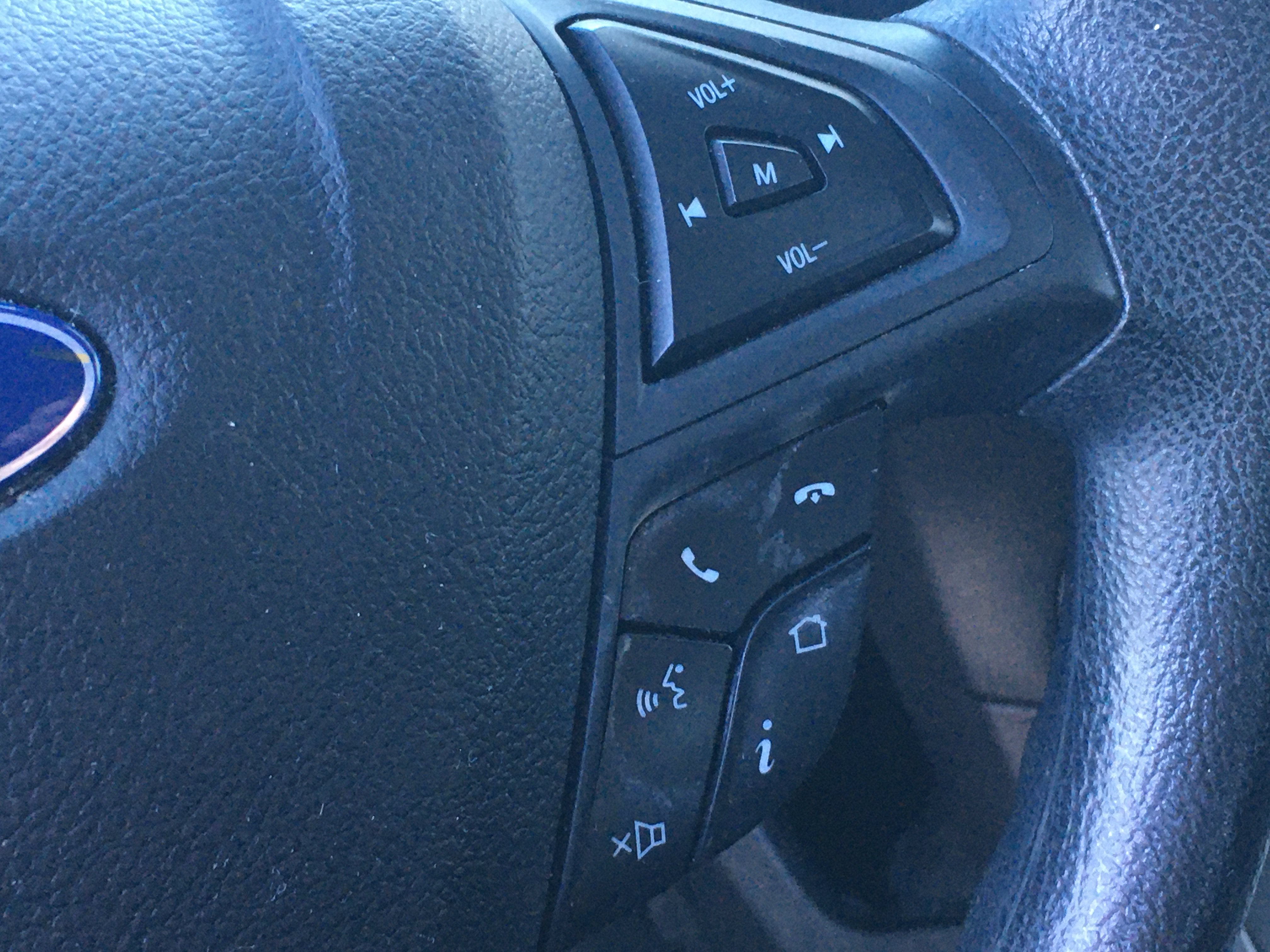 2020 Ford Edge SE