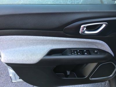 2024 Jeep Compass Latitude Lux FWD