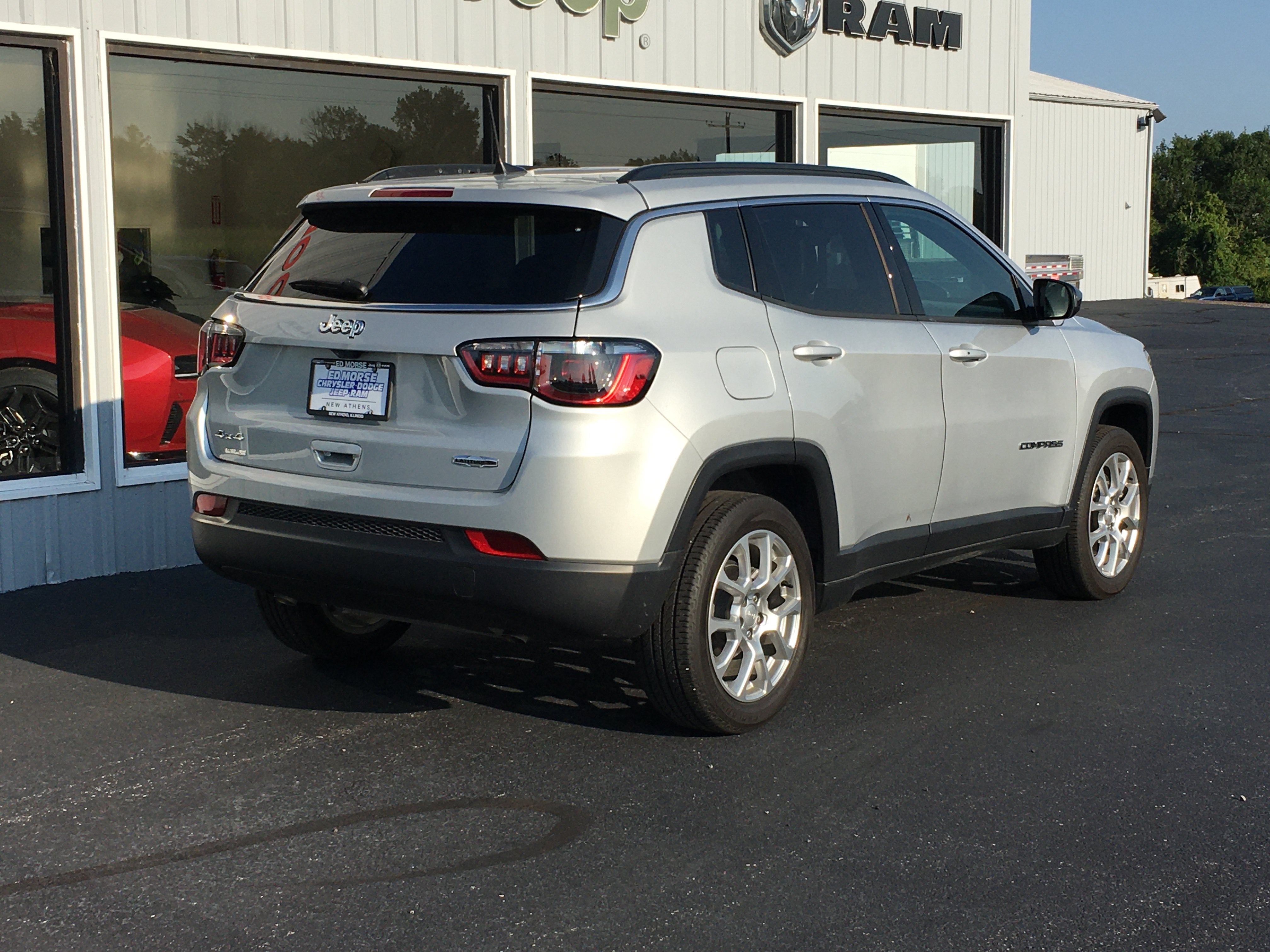 2024 Jeep Compass Latitude Lux FWD