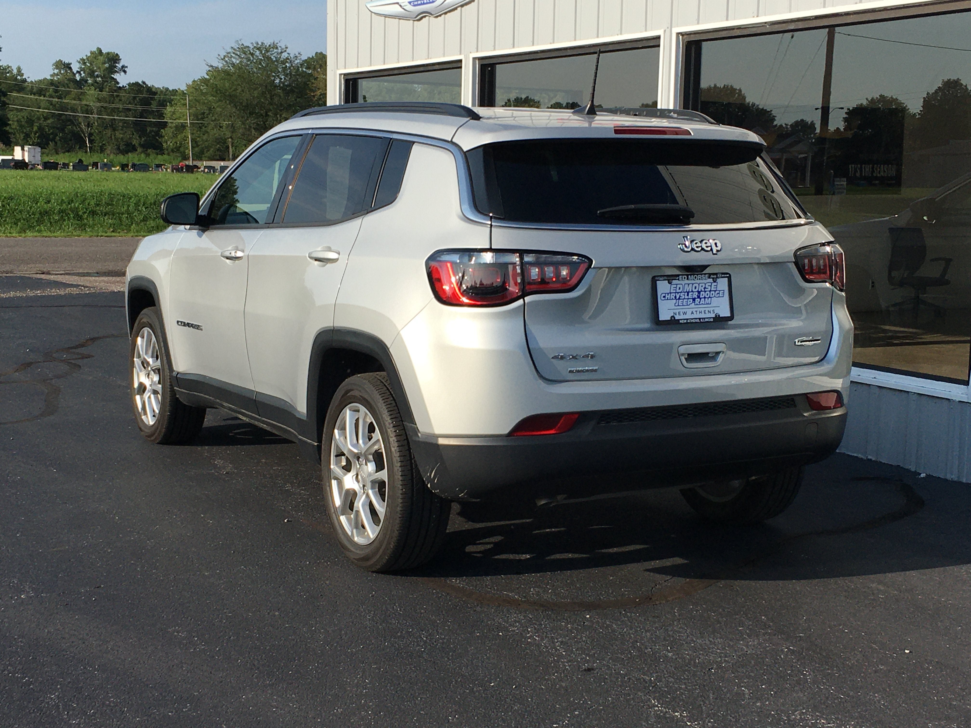 2024 Jeep Compass Latitude Lux FWD