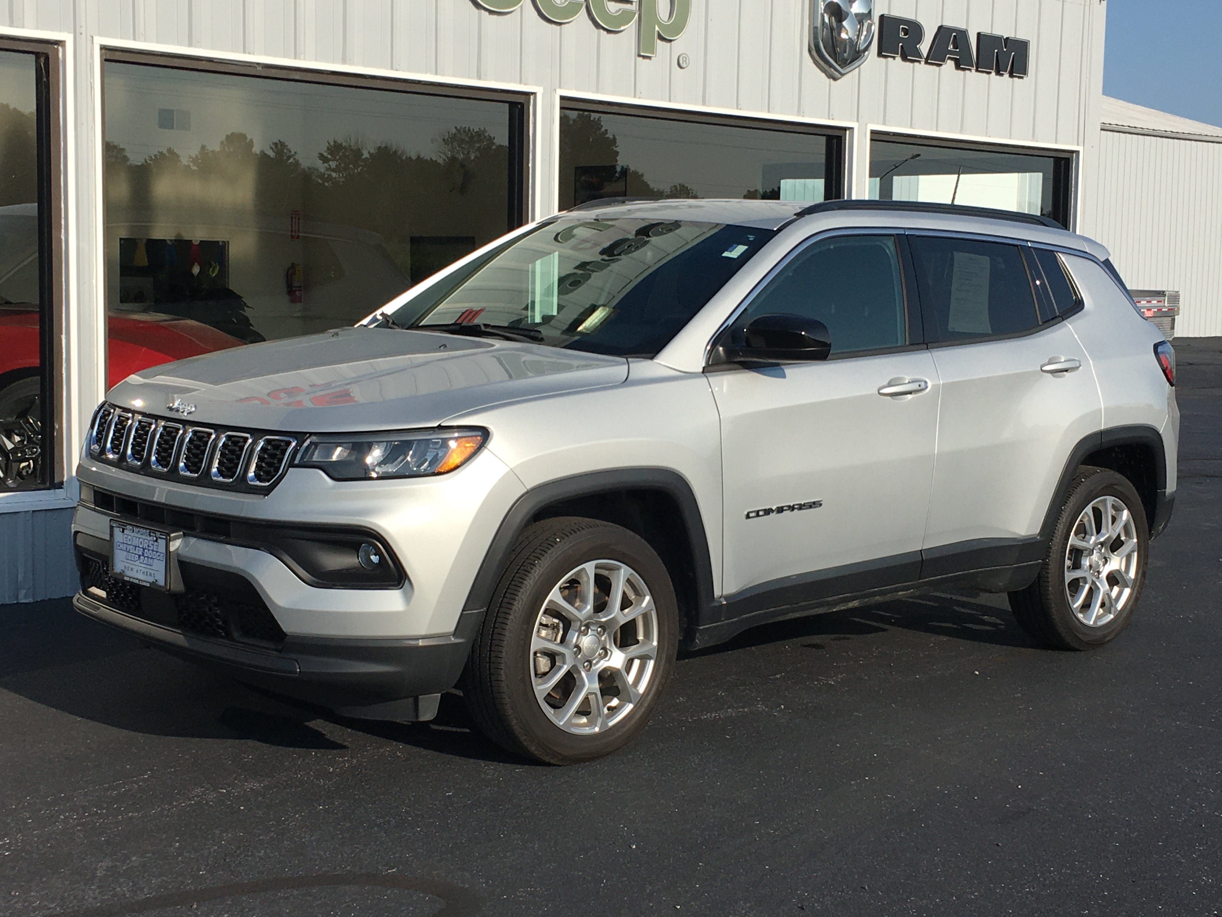 2024 Jeep Compass Latitude Lux FWD