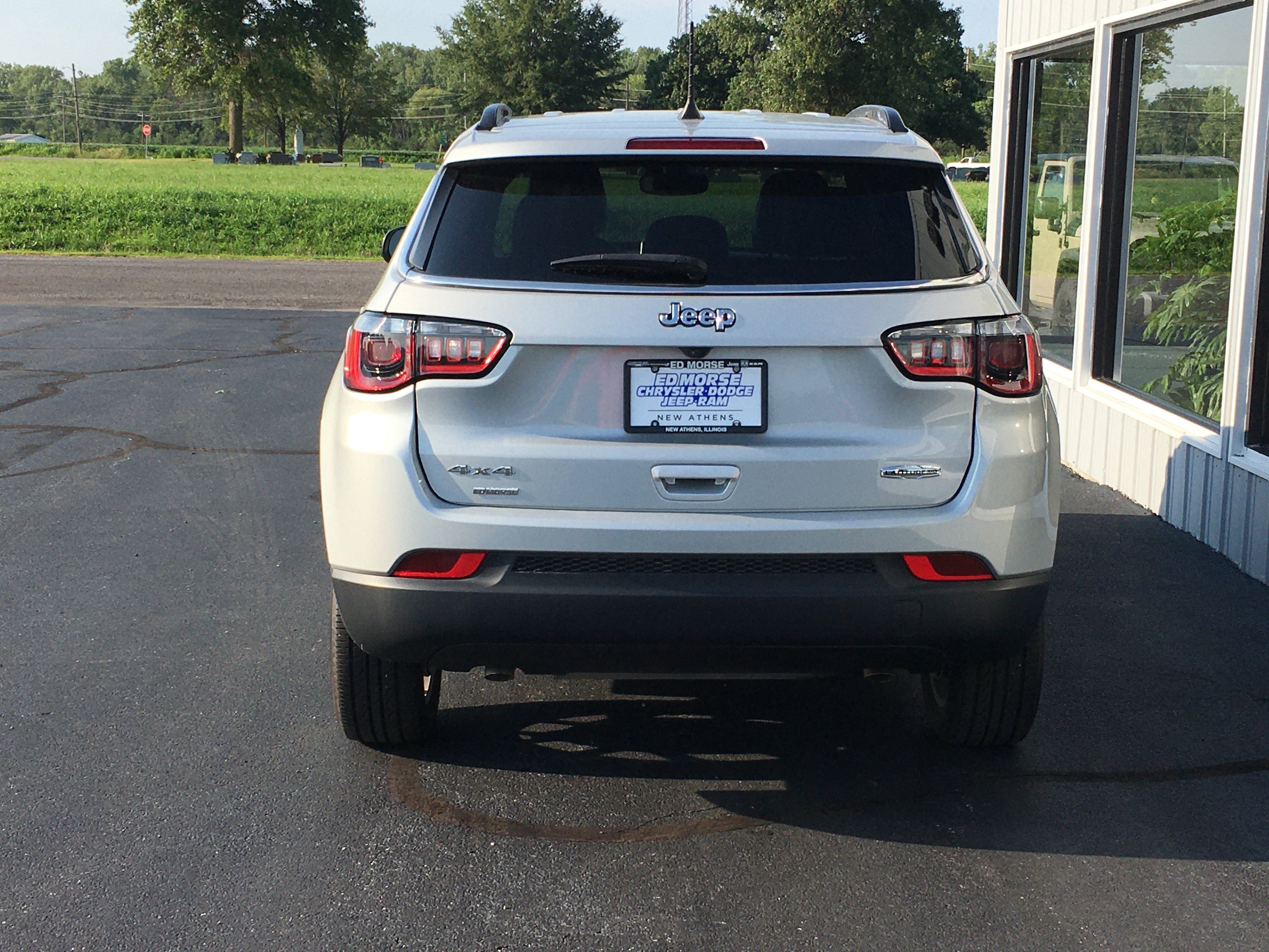 2024 Jeep Compass Latitude Lux FWD