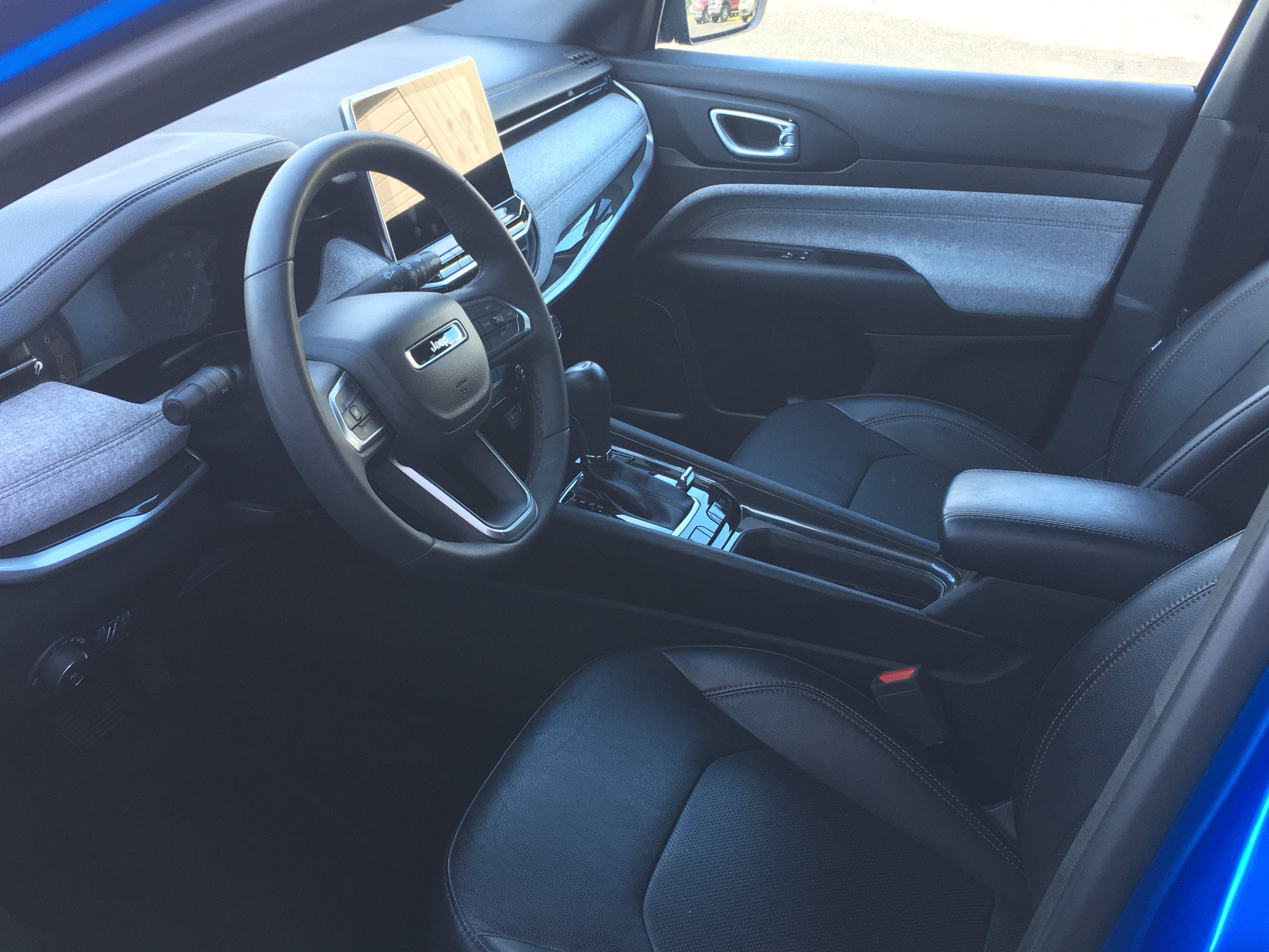 2023 Jeep Compass Latitude Lux FWD
